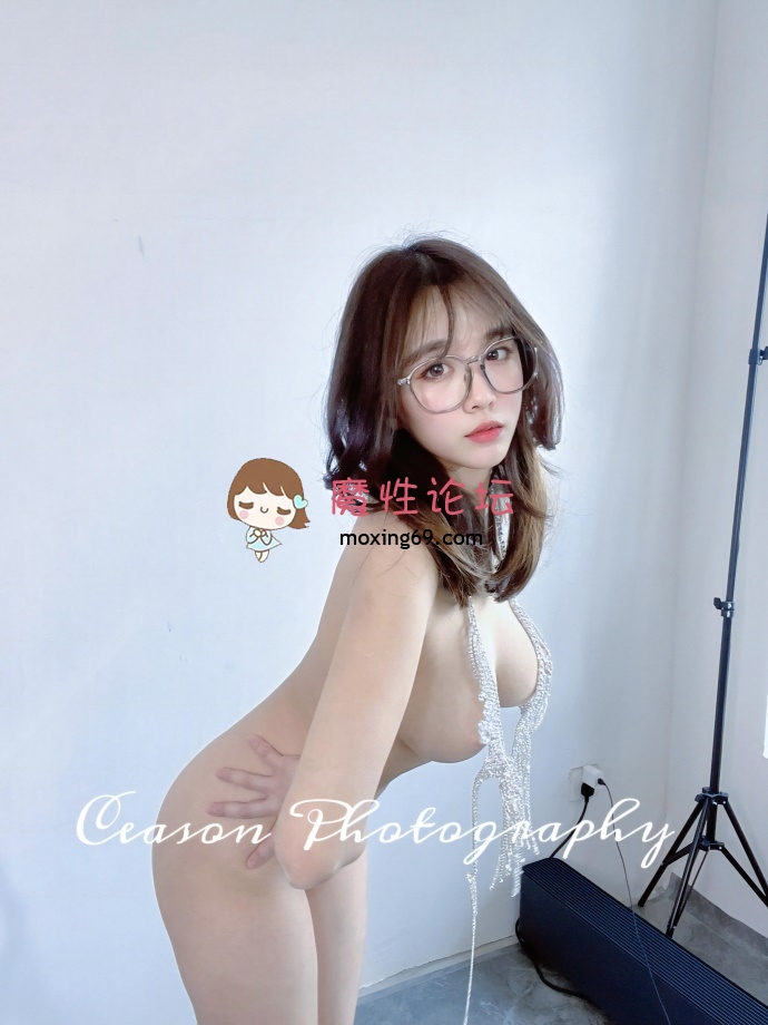 2025年推特极品高颜值御姐【Ceasonshot99】唯美露脸大尺度私拍福利 [233P/4V/756M][百度盘]