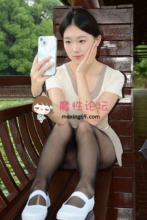 初夏女神-环环~可爱超短裙黑丝美腿